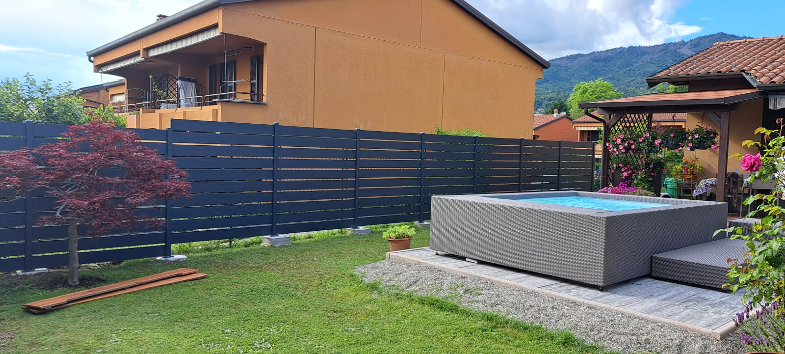 Geländer am Pool